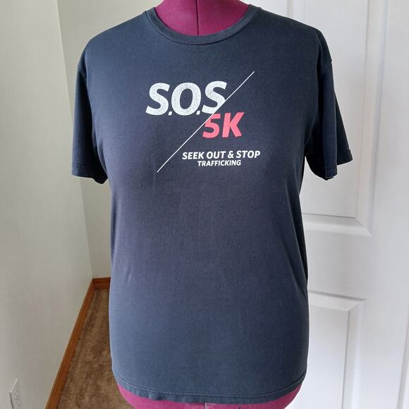 SOS 5K Black T-shirt Large ? World Concern seek out & stop trafficking marathon - Picture 1 of 10